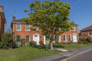 17, Weatherby Gardens, Hartley Wintney, Hook RG27 8PA