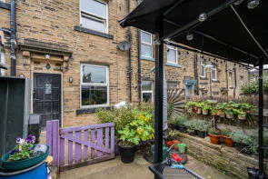 8, Stanley Street West, Sowerby Bridge HX6 1EF