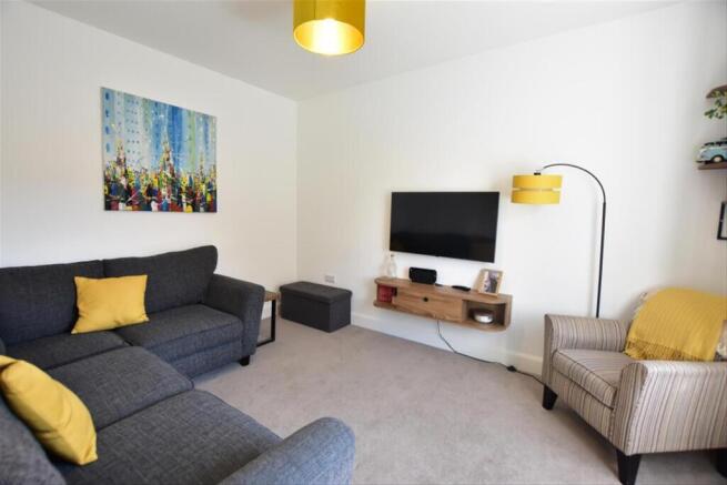 Lounge Eagle Close H