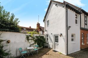 Flat 3, 77 Old Dairy Court, High Street, Reading RG10 8BU