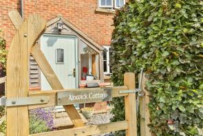 Alnwick Cottage, Main Road, Weaverthorpe, Malton YO17 8EY