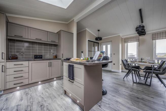 Plot 17 Littlehampton Marina-Small-PorticoMarketin