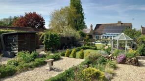 Crimond, Claycastle, Haselbury Plucknett, Crewkerne TA18 7PE