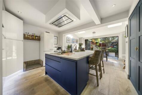 Tartar Road, Cobham, Surrey, KT11