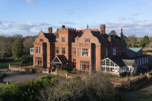 Foxhunt Manor, Foxhunt Green, Heathfield TN21 0RX