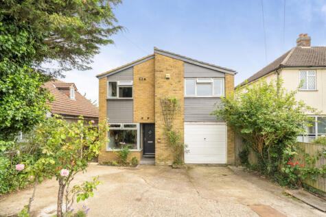 Walnut Way, Ruislip