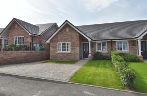12, Llwyn Dyffryn, Llanfair Dyffryn Clwyd, Ruthin LL15 2AZ