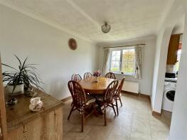 6, St Michaels Close, Newport PO30 4PH