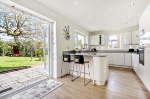 2, Yewens, Chiddingfold, Godalming GU8 4SD