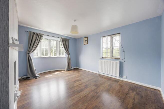 Churchfields, E18