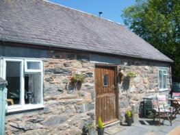 Berwyn Barn Cottage, A494 Craig Lelo Works Junction To Pencoed Road Junction, Gwyddelwern, Corwen LL21 9SD
