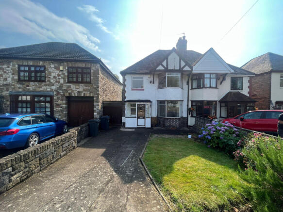 3 Bedroom Semi-Detached House TO LET