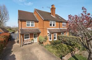 Oxhey Cottage, Manor Road, Woking GU23 6JW