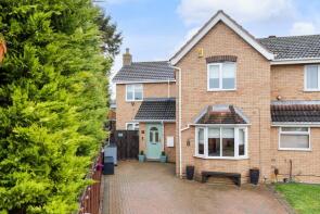 8, Ashdown Close, Kettering NN15 6TY