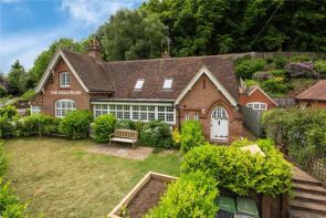 2, The Hollybush, Holmbury Hill Road, Dorking RH5 6BH