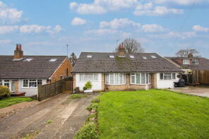 6, Woodlands Close, Heathfield TN21 8BH
