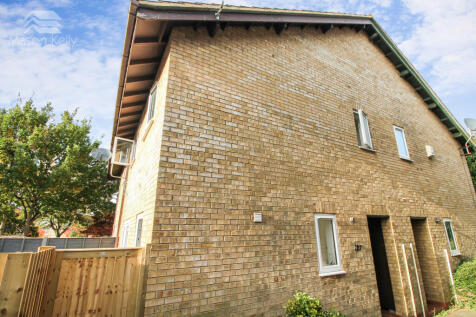 ***NO UPPER CHAIN***Studley Knapp, Walnut Tree, Milton Keynes