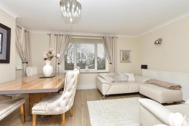 Sitting/Dining Area