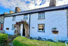 6 Bryn Conwy, High Street, Ffordd Lon Gefn, Betws-y-coed LL24 0NP