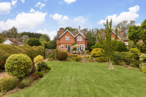 Lingfield Road, East Grinstead, RH19
