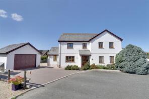 3 Mead House, Sargents Meadow, Shop, Bude EX23 9SD
