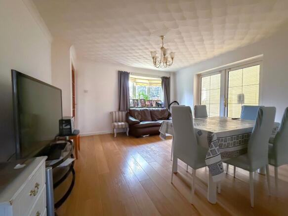 Lounge-Dining Room