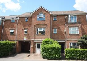Flat 2, 85, Kingston Road, Leatherhead KT22 7SF