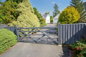 14, Maes Y Dderwen, Llanddewi Velfrey, Narberth SA67 7PL