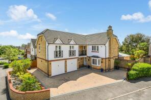 12, John Newington Close, Kennington TN24 9SG