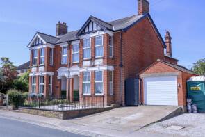 122 Icthus House, High Street, Leiston IP16 4BZ