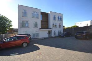 3, 45 Willow Court, King Street, Stanford-le-hope SS17 0HJ