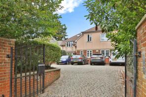 2, 17a Richmond Heights, Richmond Park Avenue, Bournemouth BH8 9DL