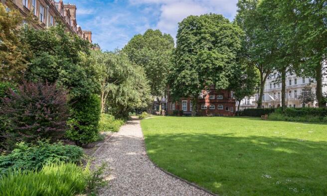 Harrington Gardens communal ext PH-2.jpg