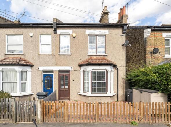 Daisy Road, E18