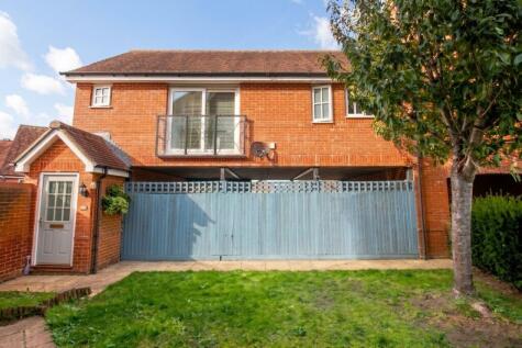 Oaklands Avenue, Amesbury, SP4