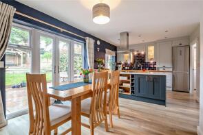 12, Meadowbrook, Newbury RG20 9AN