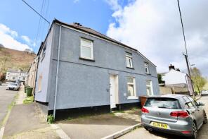 1 Ty'r Crydd, School Street, New Tredegar NP24 6JH