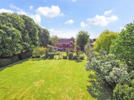 Courtlands, Farm Lane, Crondall, Farnham GU10 5QE