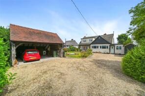 Woodfield, Brick End, Dunmow CM6 2BJ