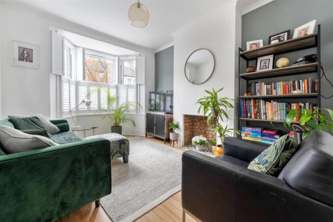 Royston Avenue, E4