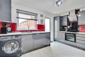 19, Lakeside Rise, Lowestoft NR32 5BE
