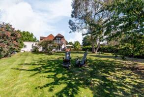 4 April Cottage, Foxes Path, Sutton Green, Guildford GU4 7QY