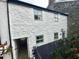 2, Gwydyr Cottages, Ancaster Square, Llanrwst LL26 0LD