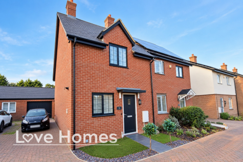 Forest Path, Silsoe, MK45 4FY