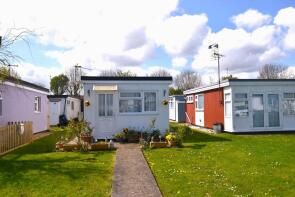 2, Coconut Grove, Miami Beach, Mablethorpe LN12 2LE