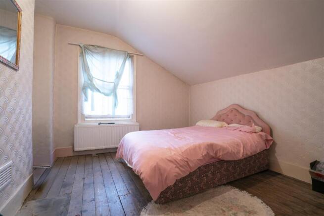 38 Gilbey Road SW17 bedroom 2.jpg