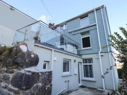 1, Balmoral, Pendine Hill, Pendine, Carmarthen SA33 4PA