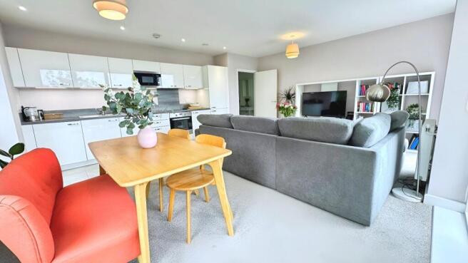 Lounge/Kitchen
