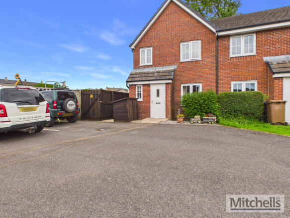 3 bed end terrace for sale Weavers Avenue, Frizin
