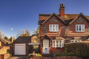 1, Helidon Cottages, The Coombe, Streatley, Reading RG8 9QN